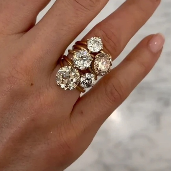 Round White Zircon Fashion Ring - 16 ctw 5 Stone Stacked Ring - Size 11 - Picture 3 of 4